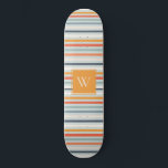 Niedliches dunkelorangefarbenes Muster Monogramm Skateboard<br><div class="desc">Wenn Sie weitere Anpassungen benötigen,  schreiben Sie mir bitte an yellowfebstudio@gmail.com.</div>