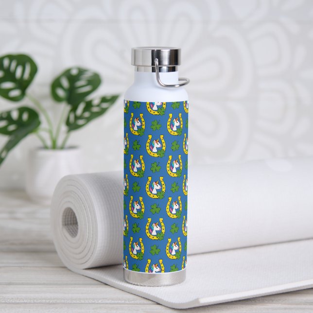 Niedliches Einhorn auf St Patrick's Day Pattern Trinkflasche (Yoga)