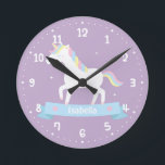 Niedliches Einhorn Giro del Malcantone Runde Wanduhr<br><div class="desc">Eine Wanduhr, die mit einem niedlichen, weißen Einhorn mit pastellroter, blauer und gelber Mähne geliefert wird, die irgendwie dem Regenbogen ähnelt. Leicht lesbare weiße Uhr Gesicht. Ideal für die Dekoration eines Mädchenschlafzimmers mit einem zauberhaften, magischen und märchenhaften Thema! Personalisieren Sie sich mit Mädchennamen auf dem blauen Banner mit winzigen Herzen!...</div>