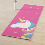 Niedliches Einhorn Rosa Personalisiert Yogamatte<br><div class="desc">Diese maßgeschneiderte Einhorn-Yoga-Matte ist ein großes personalisiertes Geschenk für ein Mädchen. Design verfügt über eine farbenprächtige einfarbige Illustration und einen modernen Script-Schriftart.</div>