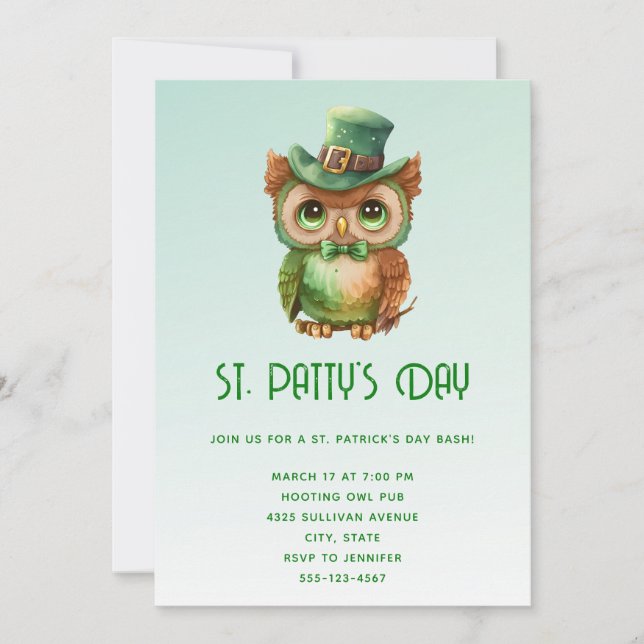 Niedliches Eule in einem Grünen Top Hat St. Patty' Einladung (Vorderseite)