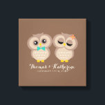 Niedliches Eule Leinwanddruck<br><div class="desc">Schöne Abbildung von zwei Eulen. Personalisieren Sie es mit Ihren Namen und Hochzeitsdatum für einen schönen Sake.</div>