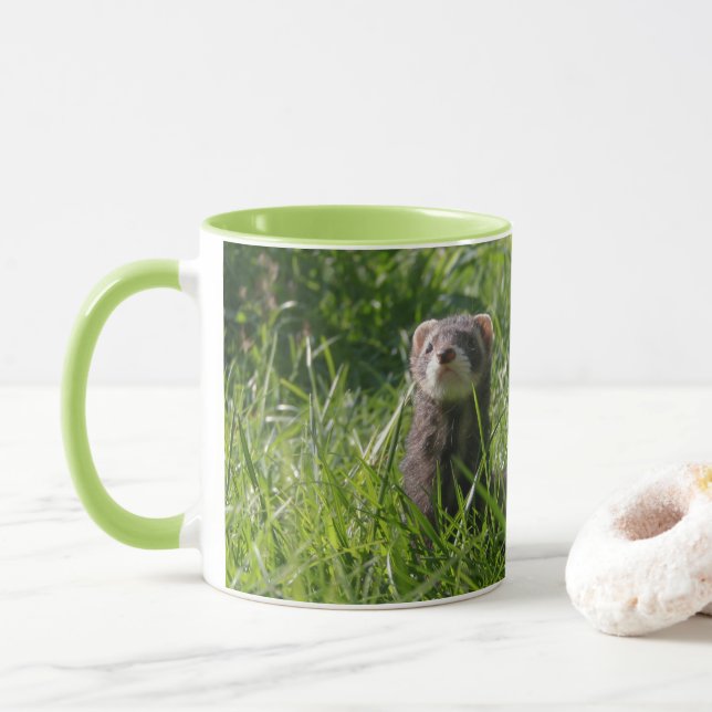 Niedliches Ferret für die Abnutzung Tasse (Mit Donut)
