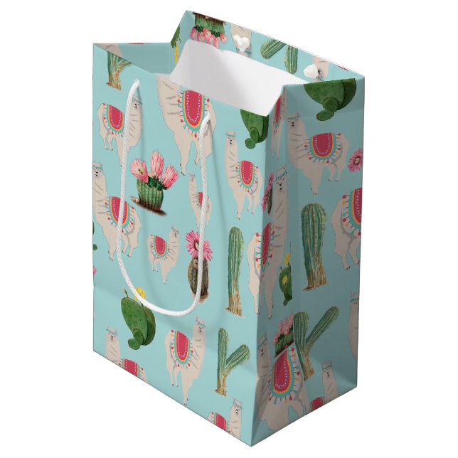 Niedliches Fiesta Llama & Cactus Pattern Mittlere Geschenktüte (Vorderseite Schrägansicht)