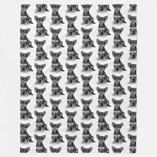 Niedliches flaumiges Chihuahua-Welpen-Muster Fleecedecke (Vorderseite)