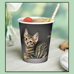 Niedliches, flauschiges Katzenbaby - Kindergeburts Pappbecher