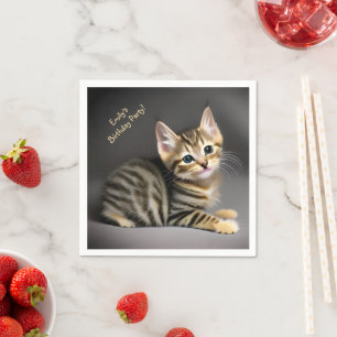 Niedliches, flauschiges Katzenbaby - Kindergeburts Serviette
