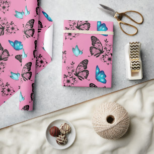 Niedliches Floral Butterfly-Muster Rosa Geschenkpapier