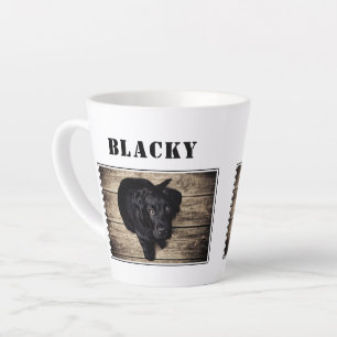 Niedliches Foto des Hundes und Name Milchtasse