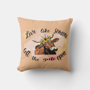 Niedliches Funny Cow Zitat Beige Kissen