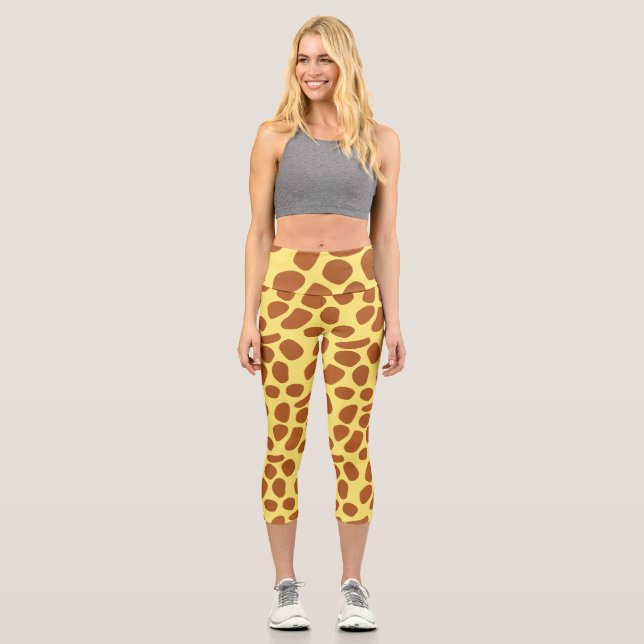 Niedliches gelbes Giraffenmuster Capri Leggings (Vorderseite)