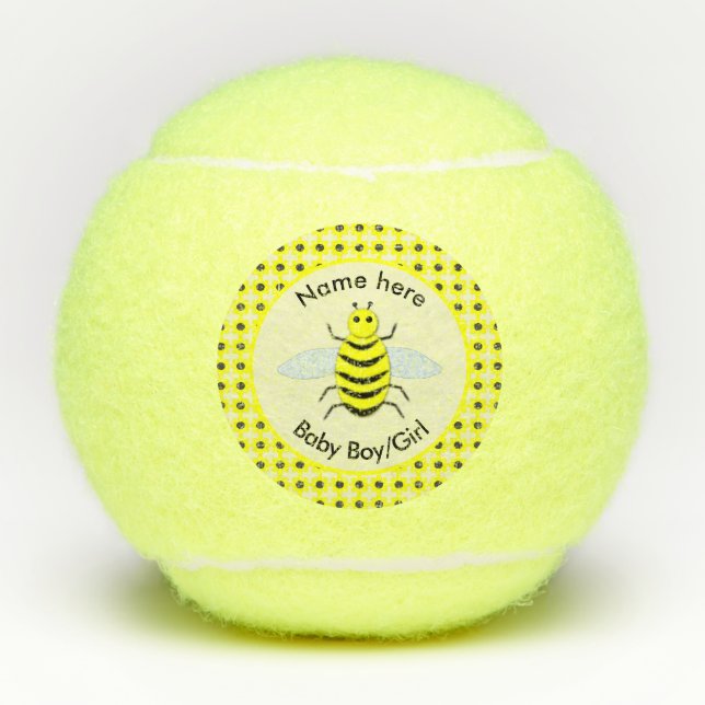 Niedliches Gelbkäfer-Geschlecht zeigt neutrale Ind Tennisbälle (Vorderseite)