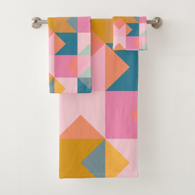 Niedliches geometrisches Muster in Aquamarin rosa  Badhandtuch Set (Insitu)