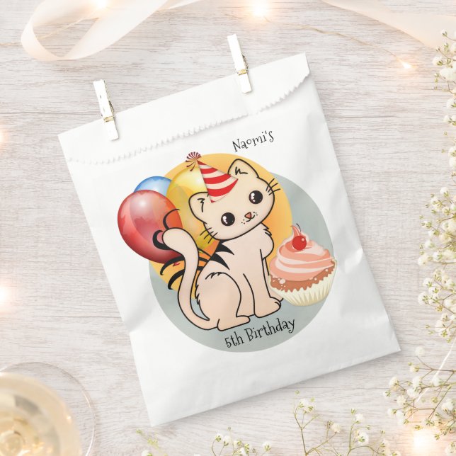 Niedliches glückliches Kind zum Geburtstag Geschenktütchen (Ausgeschnitten)