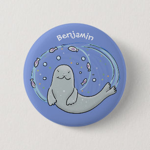Niedliches glückliches Siegel und Cartoon in Fisch Button