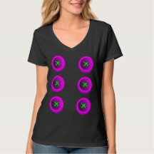 Niedliches grafisches T-Shirt mit Riesenschaltfläc