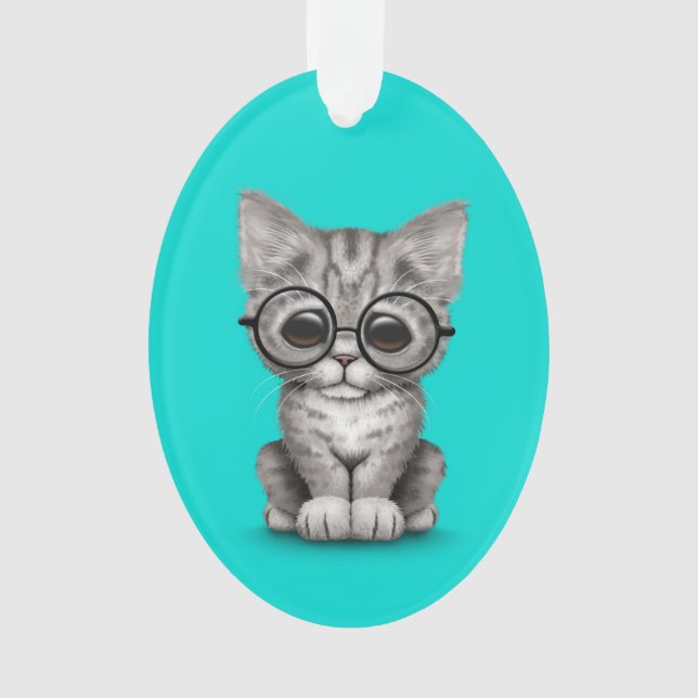 Niedliches graues Tabby-Kätzchen mit den Ornament (Vorderseite)