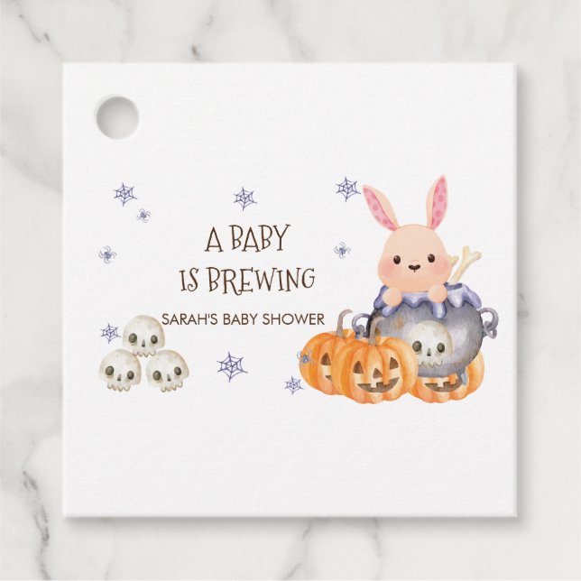 Niedliches Halloween Cauldron Baby ist Braudusche Geschenkanhänger (Vorderseite)