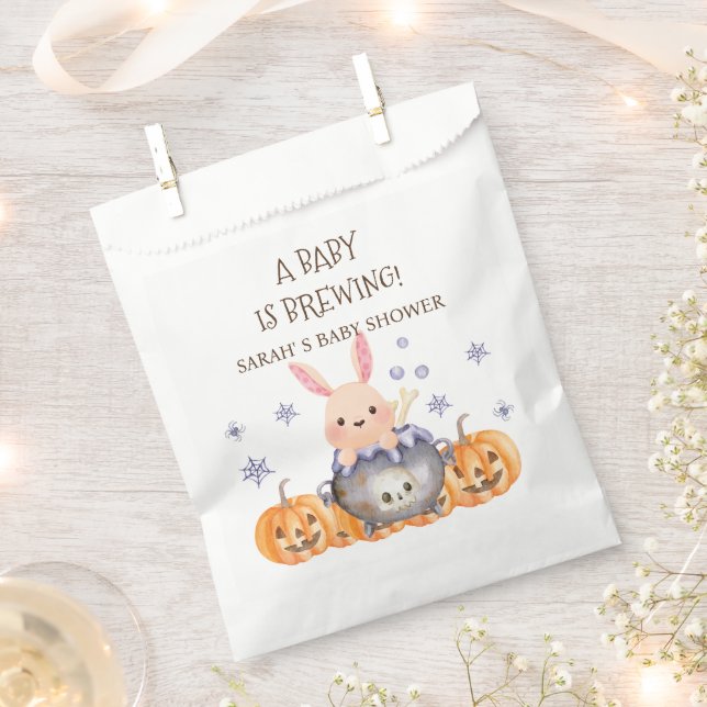 Niedliches Halloween Cauldron Baby ist Braudusche Geschenktütchen (Ausgeschnitten)