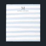 Niedliches helles Dusty Blue Watercolor Streifen M Notizblock<br><div class="desc">Das Design zeichnet sich durch einen personalisierten Monogramm-Initial und Namen in einem einfachen und modernen typografischen Schriftart mit einem niedlichen,  modernen und stilvollen hellblauen oder staubblauen Pinselstreifen aus.</div>
