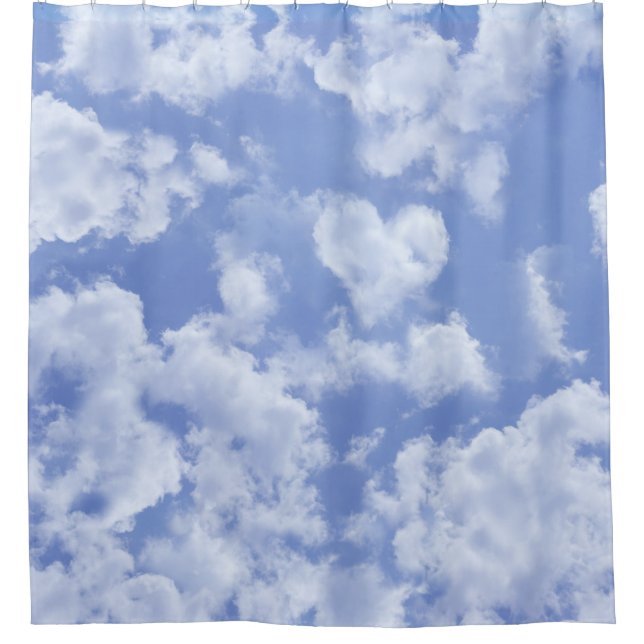 Niedliches Herz gestreift Wolke in blauem Himmel f Duschvorhang (Vorderseite)