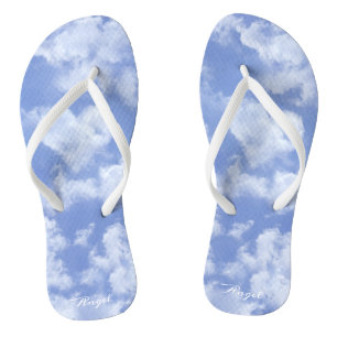 Niedliches Herz gestreift Wolke in blauem Himmel f Flip Flops