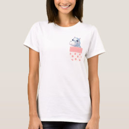 Niedliches Hippo in einem bedruckten rosa gestrich T-Shirt