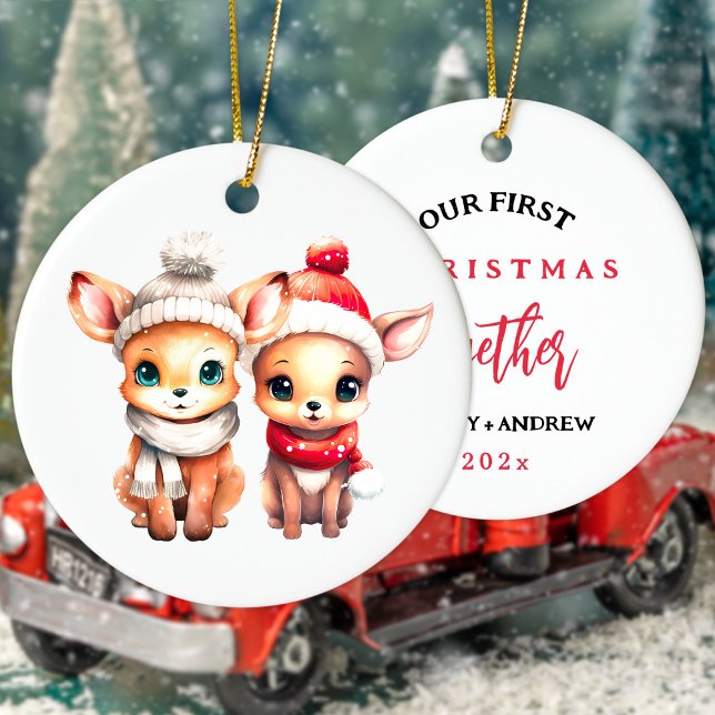 Niedliches Hirsch Erste Weihnachtsfeier T - Shirt Keramik Ornament (Our 1st Christmas together, married, engeged, etc Christmas ornament with cute deer in hats.)