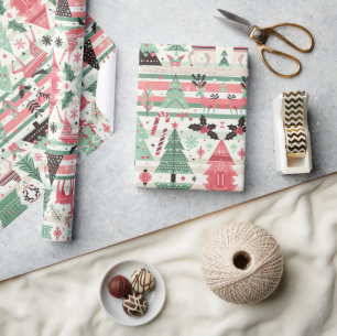 Niedliches Hirsch in Scarf mit Weihnachtsbaumen Geschenkpapier