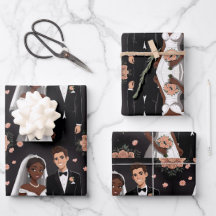 Niedliches Hochzeitspaar mit großem fröhlichen Läc