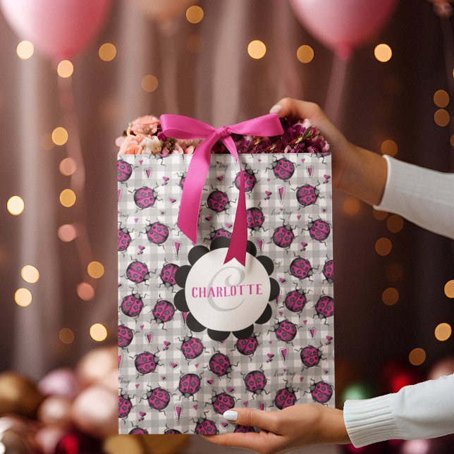 Niedliches Hot Pink & Black Ladybug Zeichnend Must Kleine Geschenktüte (Hand-drawn Hot Pink Ladybugs Gift Bags/Soft Gray Gingham background. Super Cute. Super Girly! S-M-L)