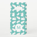 Niedliches Kaninchenmuster auf Aquamarinem Monogra Samsung Galaxy S10E Hülle<br><div class="desc">Adorable Weiß-Hasen-Muster auf aquamarin (Sie können die Hintergrundfarbe anpassen)</div>