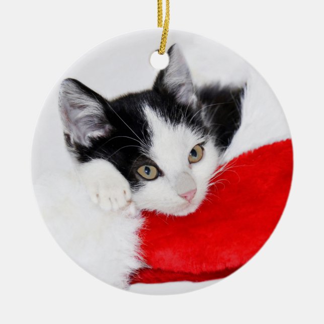Niedliches Kätzchen in der Weihnachtsmannmütze Keramik Ornament (Vorne)