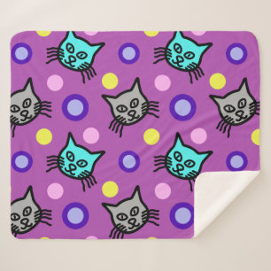 Niedliches Katzen Muster in Violet Medium Sherpa B Sherpadecke
