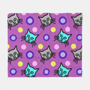 Niedliches Katzen Muster in violettem Mittelfläsch Fleecedecke