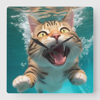 Niedliches Katzen Tauchen Unterwasser im Pool Funn Quadratische Wanduhr