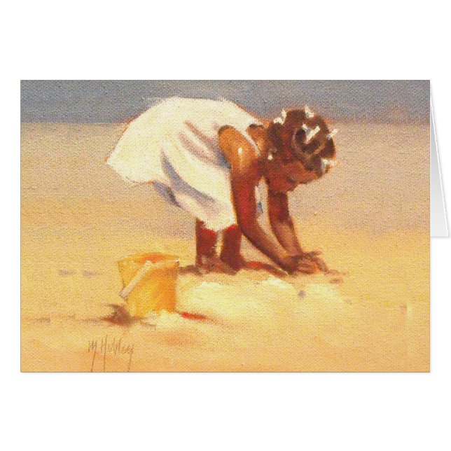 Niedliches kleines Mädchen, das Sandspielen (Vorderseite (Horizontal))