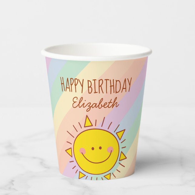 Niedliches kleines Regenbogen Sonnenschein Happy B Pappbecher (Vorderseite)