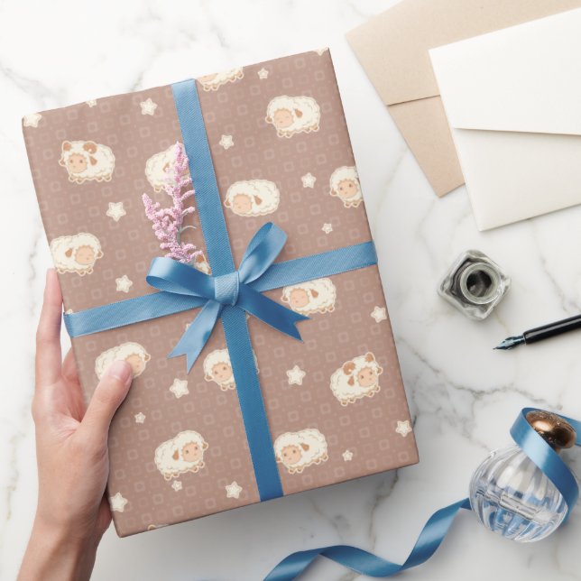 Niedliches kleines Schafmuster auf Braun Geschenkpapier (Schenken)