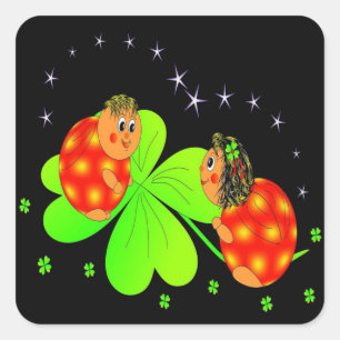 Niedliches Ladybird-Kleeblatt Quadratischer Aufkleber