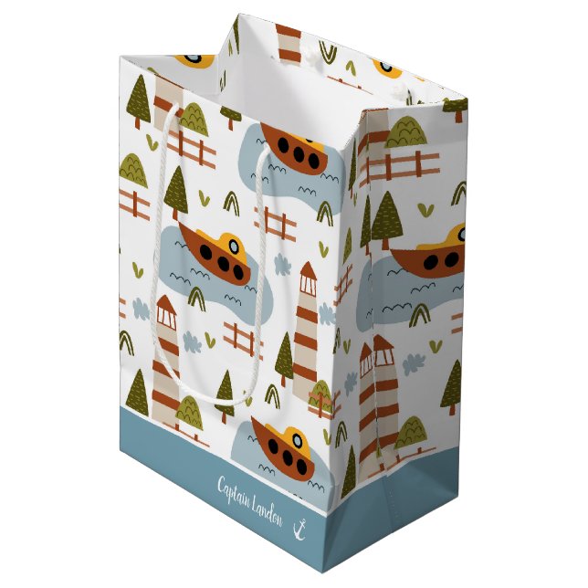 Niedliches Leuchtturm und Muster für das Kid-Boot Mittlere Geschenktüte (Vorderseite Schrägansicht)