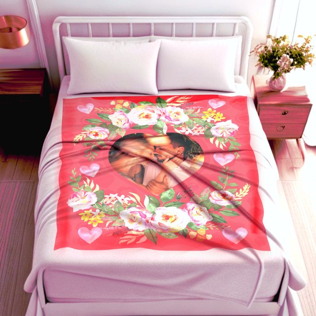 Niedliches Liebe Familienherz Foto Fleecedecke (Love blanket. Heart shaped photo with flowers and hearts.)