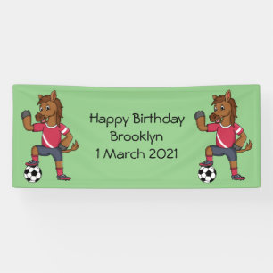 Niedliches lustiges Pferd beim Fußballspielen Cart Banner