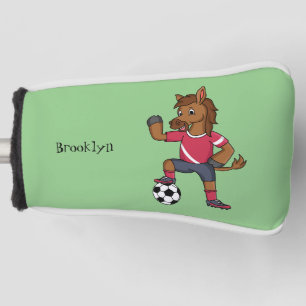 Niedliches lustiges Pferd beim Fußballspielen Cart Golf Headcover