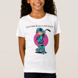 Niedliches Mädchenhockey trägt T - Shirt zur Schau