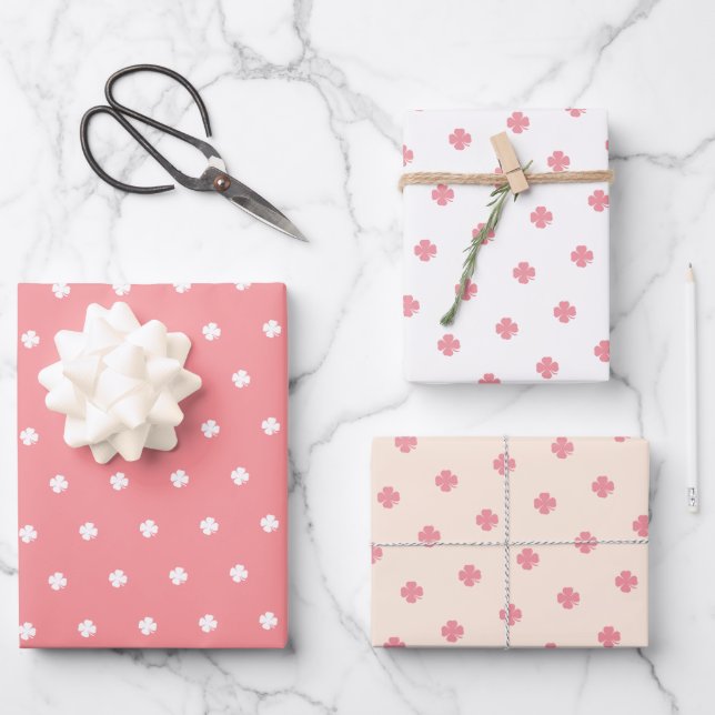 Niedliches modernes festes rosa Lucky Clover Patte Geschenkpapier Set (Vorderseite)