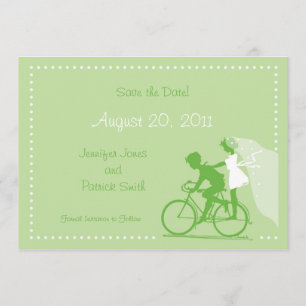 NIEDLICHES modernes Paar auf dem Fahrrad Save the Date