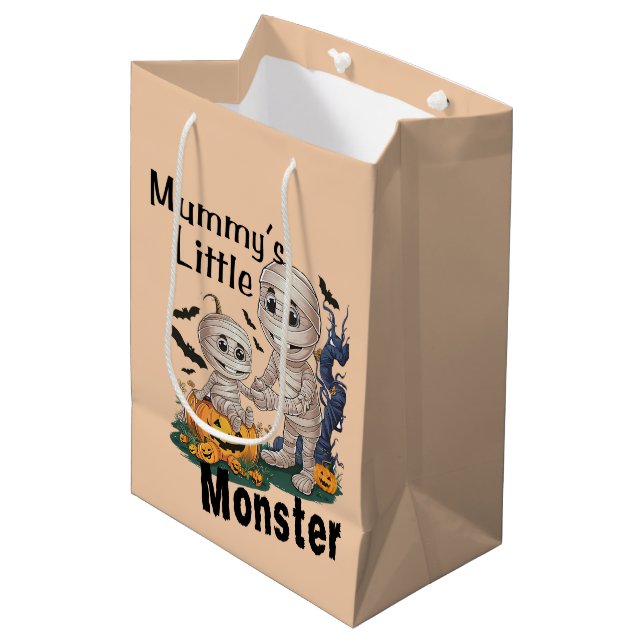 Niedliches Mummy's Little Monster Funny Halloween  Mittlere Geschenktüte (Vorderseite Schrägansicht)