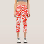 Niedliches Muster des modernen Roten Herzens Capri Leggings<br><div class="desc">Lassen Sie sich von den reizvollen Leggings der Herzdruckbühne verzaubern, die mit einem süßen Muster geschmückt sind, das herrliche rote Herzen in verschiedenen Farbtönen zeigt. Egal, ob Sie das ganze Jahr über etwas süß sind oder sich für den Valentinstag rühmen, diese Leggings kombinieren Komfort mühelos mit Stil. Genießen Sie eine...</div>