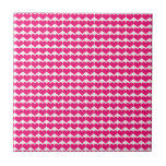 Niedliches Muster für rosa Herzen Fliese<br><div class="desc">Einfache und süße Niedliche Herz Muster Tile mit einem sich wiederholenden Muster kleiner rosa Herzen. Dieses Design kann um Text ergänzt werden,  um ihm eine persönliche Touch zu geben.</div>